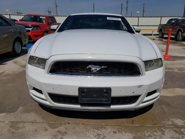 1ZVBP8AM6E5301710 - 2014 FORD MUSTANG WHITE photo 5