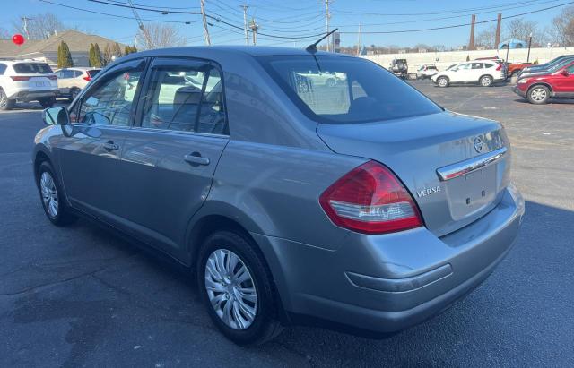 3N1BC11E88L365091 - 2008 NISSAN VERSA S GRAY photo 3