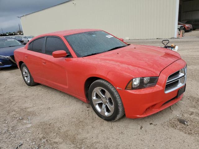 2C3CDXHG1EH263472 - 2014 DODGE CHARGER SXT RED photo 4