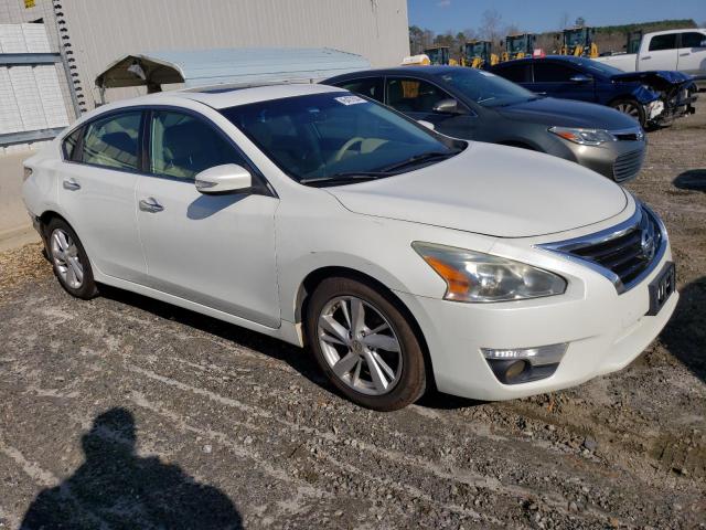 1N4AL3AP2DN513810 - 2013 NISSAN ALTIMA 2.5 WHITE photo 4