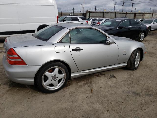 WDBKK47F1YF160092 - 2000 MERCEDES-BENZ SLK 230 KOMPRESSOR SILVER photo 3