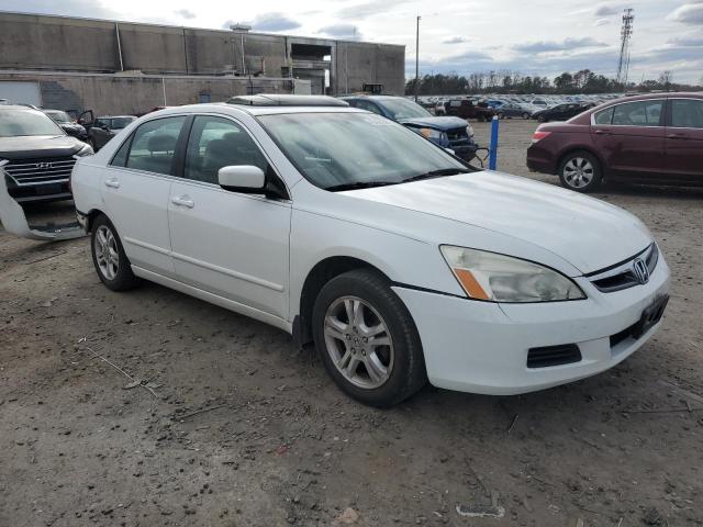 1HGCM56767A039832 - 2007 HONDA ACCORD EX WHITE photo 4