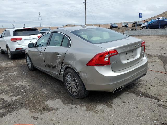 YV1612TK9F1361076 - 2015 VOLVO S60 PREMIER TAN photo 2