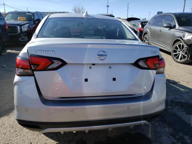 3N1CN8EV3ML861573 - 2021 NISSAN VERSA SV SILVER photo 6