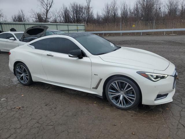 JN1EV7ELXJM390881 - 2018 INFINITI Q60 LUXE 300 WHITE photo 4