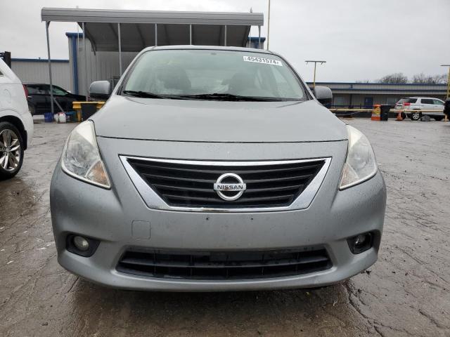 3N1CN7APXCL804867 - 2012 NISSAN VERSA S GRAY photo 5