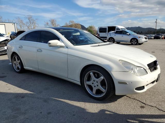 WDDDJ72X09A146784 - 2009 MERCEDES-BENZ CLS 550 WHITE photo 4