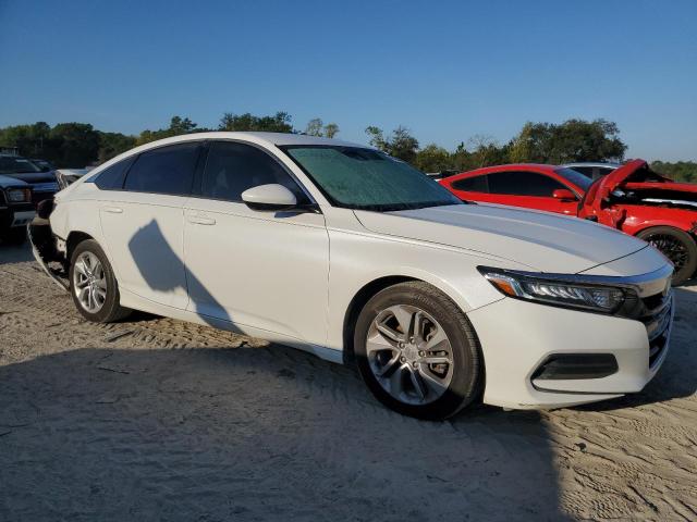 1HGCV1F17JA262003 - 2018 HONDA ACCORD LX WHITE photo 4