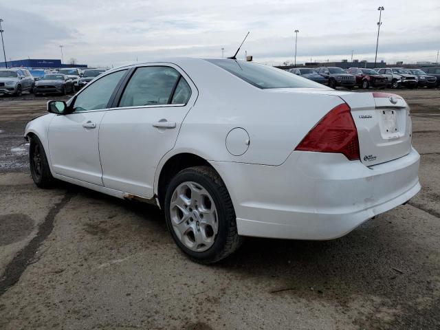 3FAHP0HAXBR172573 - 2011 FORD FUSION SE WHITE photo 2