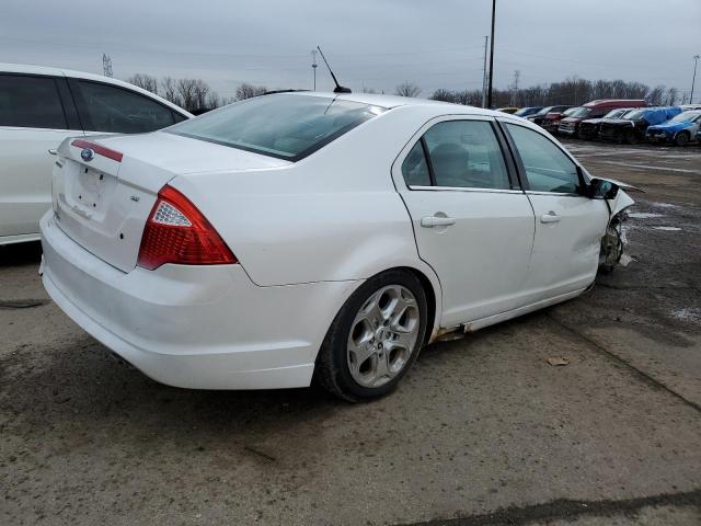 3FAHP0HAXBR172573 - 2011 FORD FUSION SE WHITE photo 3