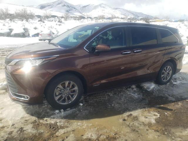 5TDYSKFC9MS004769 - 2021 TOYOTA SIENNA XLE BROWN photo 1