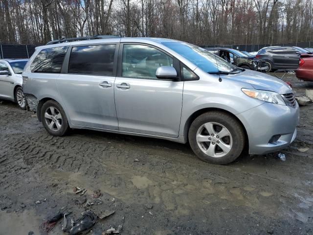 5TDKK3DC4DS337119 - 2013 TOYOTA SIENNA LE SILVER photo 4