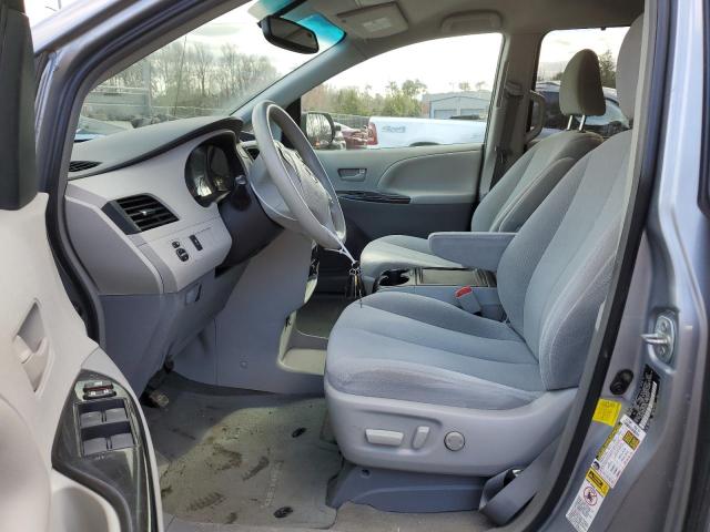 5TDKK3DC4DS337119 - 2013 TOYOTA SIENNA LE SILVER photo 7