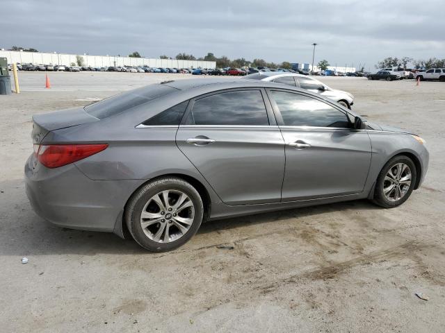 5NPEC4AC8DH626823 - 2013 HYUNDAI SONATA SE GRAY photo 3