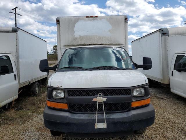 1GB3G2CGXD1159447 - 2013 CHEVROLET EXPRESS G3 WHITE photo 5