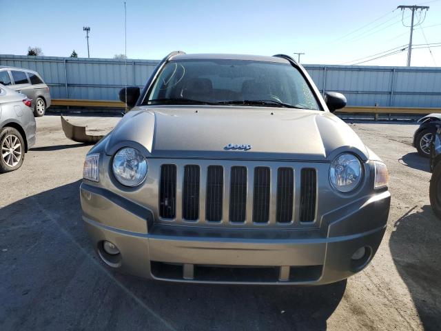 1J8FF47W27D266884 - 2007 JEEP COMPASS TAN photo 5