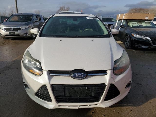 1FAHP3J27CL118278 - 2012 FORD FOCUS TITANIUM WHITE photo 5