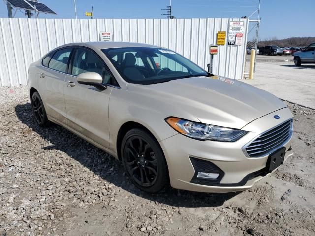 3FA6P0T96KR122001 - 2019 FORD FUSION SE WHITE photo 4