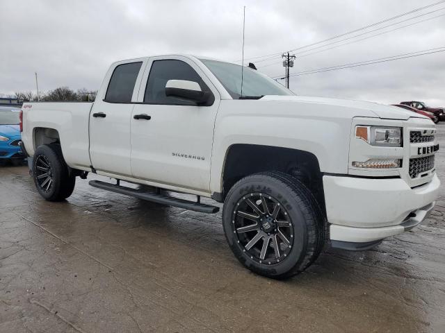 1GCVKPEH3JZ327433 - 2018 CHEVROLET SILVERADO K1500 CUSTOM WHITE photo 4