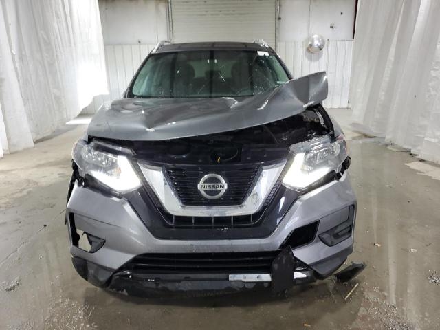 KNMAT2MVXJP617640 - 2018 NISSAN ROGUE S GRAY photo 5