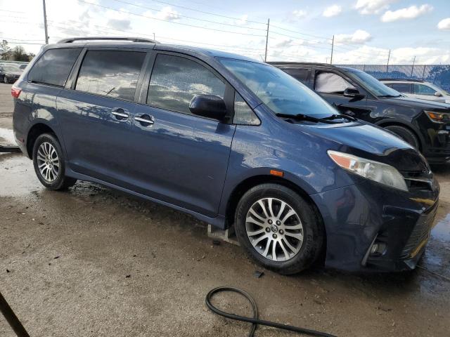 5TDYZ3DC0KS019288 - 2019 TOYOTA SIENNA XLE BLUE photo 4