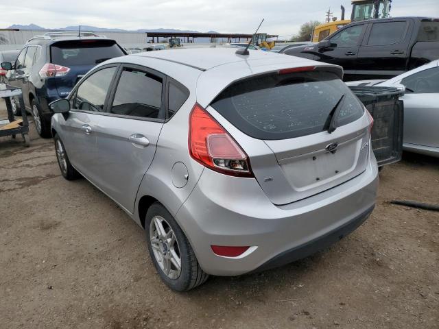 3FADP4EJ1JM123879 - 2018 FORD FIESTA SE SILVER photo 2