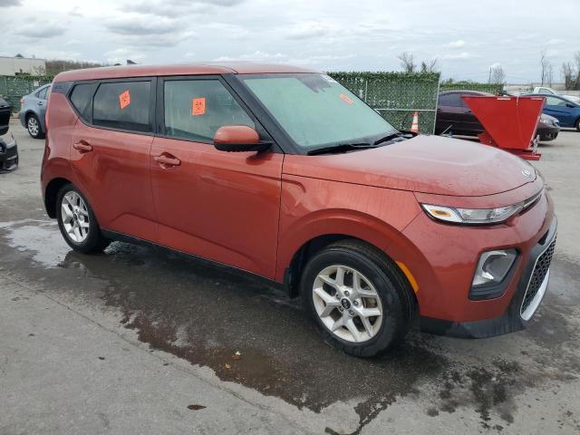 KNDJ23AU4L7002475 - 2020 KIA SOUL LX ORANGE photo 4