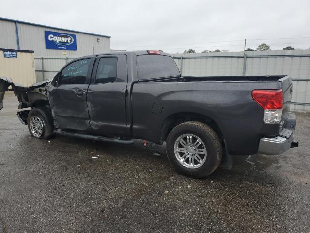 5TFRU5F18BX025960 - 2011 TOYOTA TUNDRA DOUBLE CAB SR5 GRAY photo 2