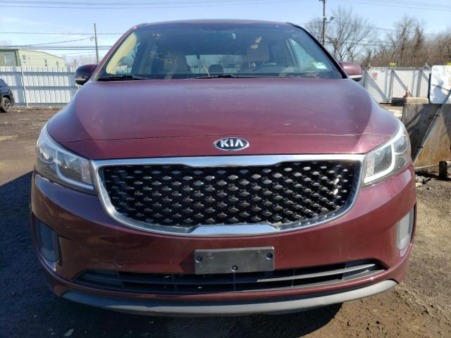 KNDMB5C11G6123844 - 2016 KIA SEDONA LX BURGUNDY photo 5