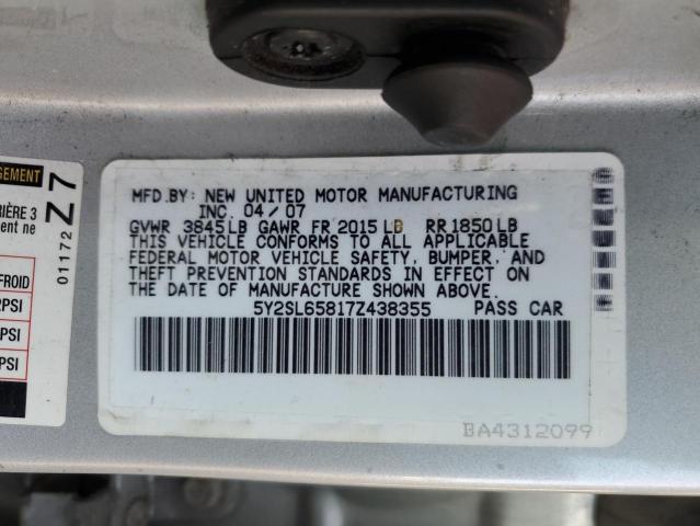 5Y2SL65817Z438355 - 2007 PONTIAC VIBE SILVER photo 12