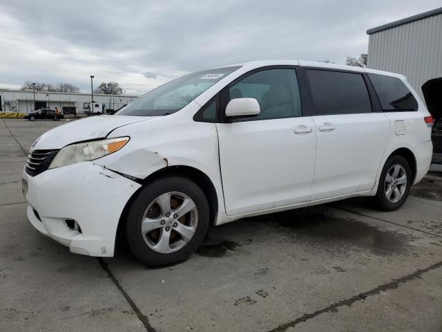 5TDKA3DC5CS010939 - 2012 TOYOTA SIENNA BASE WHITE photo 1