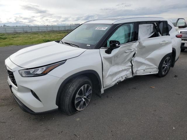 5TDGZRBH1LS038107 - 2020 TOYOTA HIGHLANDER XLE WHITE photo 1