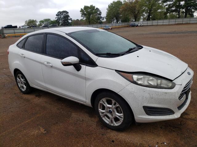 3FADP4BJ1FM151354 - 2015 FORD FIESTA SE WHITE photo 4