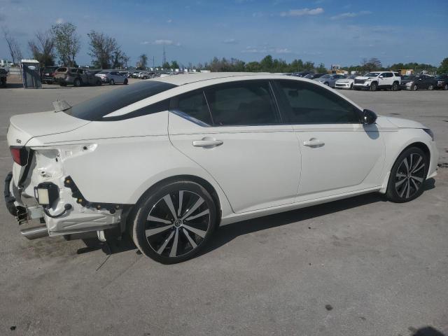 1N4BL4CV0KC142452 - 2019 NISSAN ALTIMA SR WHITE photo 3