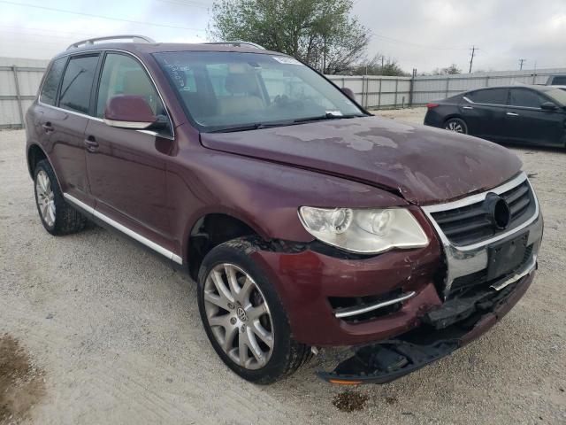 WVGBE77L18D073073 - 2008 VOLKSWAGEN TOUAREG 2 V6 MAROON photo 4