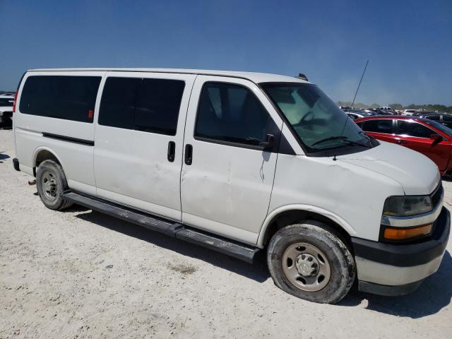 1GAZGPFG7K1209306 - 2019 CHEVROLET EXPRESS LT WHITE photo 4