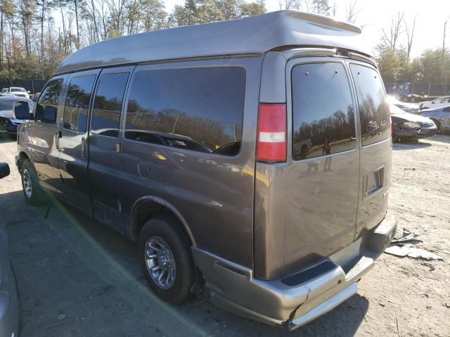 1GDFG15T051218127 - 2005 GMC SAVANA RV G1500 GOLD photo 2