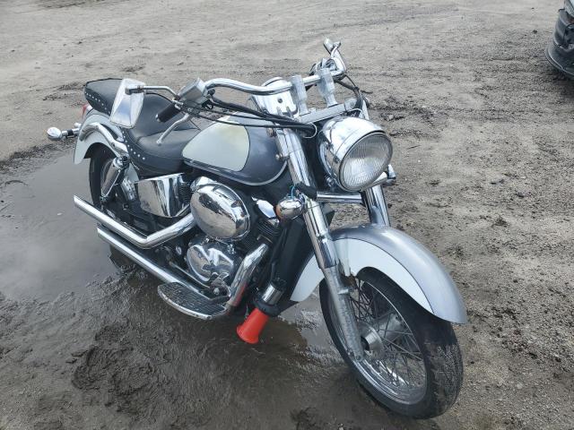 2001 HONDA VT750 CD2, 