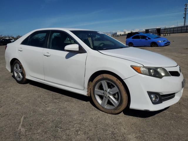 4T1BF1FK0CU165383 - 2012 TOYOTA CAMRY BASE WHITE photo 4