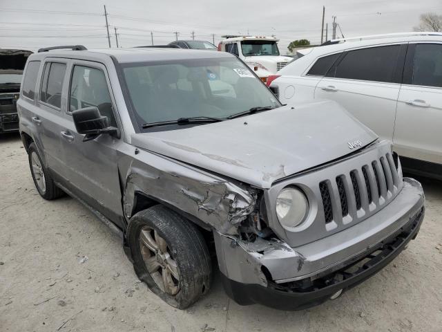 1C4NJPFB7HD183924 - 2017 JEEP PATRIOT LATITUDE GRAY photo 4