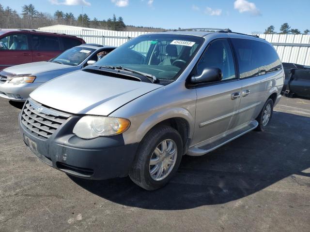 2C4GP54L85R180594 - 2005 CHRYSLER TOWN & COU TOURING 银色 照片 1