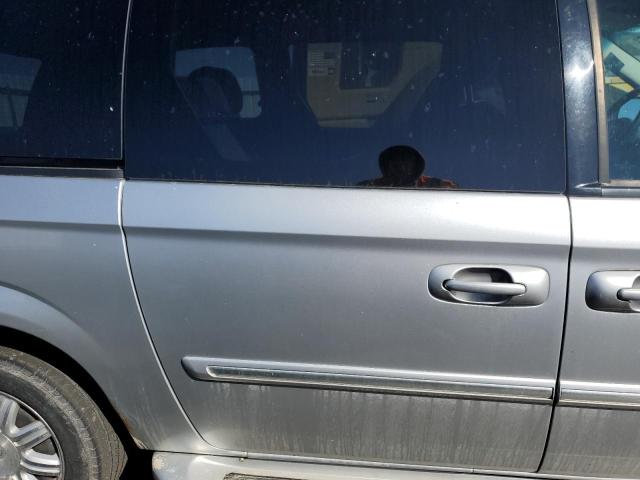 2C4GP54L85R180594 - 2005 CHRYSLER TOWN & COU TOURING 银色 照片 11