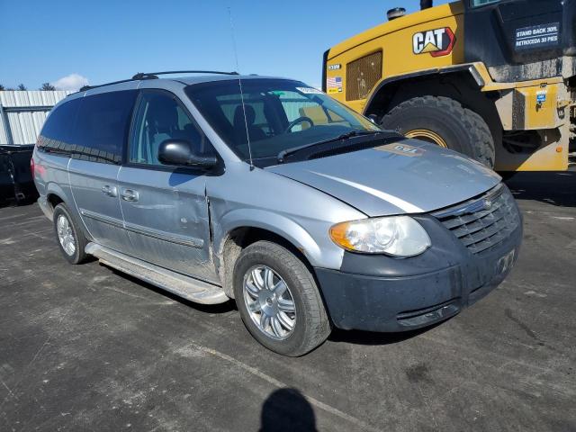 2C4GP54L85R180594 - 2005 CHRYSLER TOWN & COU TOURING 银色 照片 4