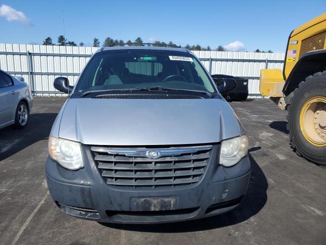 2C4GP54L85R180594 - 2005 CHRYSLER TOWN & COU TOURING 银色 照片 5