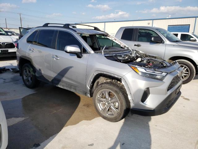 2T3W1RFV5RC254134 - 2024 TOYOTA RAV4 XLE SILVER photo 4