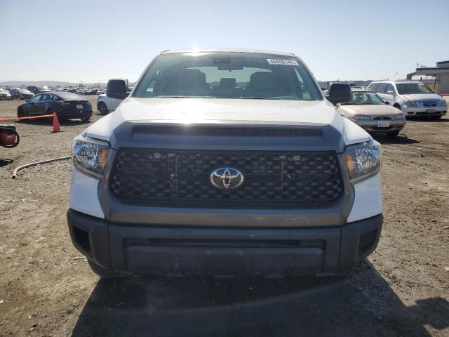 5TFTY5F14LX011159 - 2020 TOYOTA TUNDRA DOUBLE CAB SR/SR5 WHITE photo 5