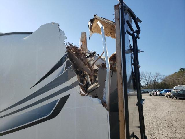 4YDT24021MD413556 - 2021 KEYSTONE PASSPORT WHITE photo 9