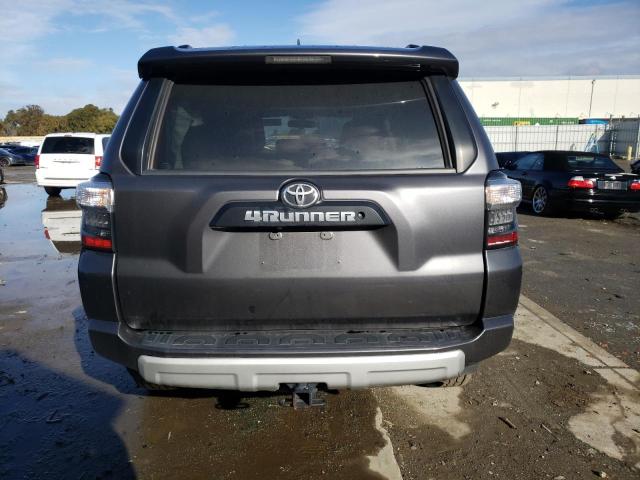 JTEBU5JR2J5607783 - 2018 TOYOTA 4RUNNER SR5/SR5 PREMIUM GRAY photo 6