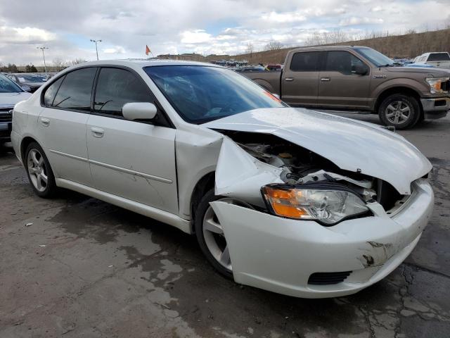 4S3BL616177210842 - 2007 SUBARU LEGACY 2.5I WHITE photo 4