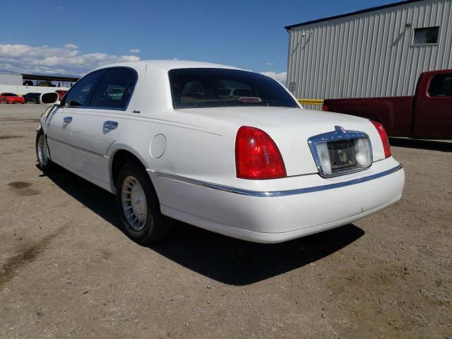 1LNFM81W4WY626821 - 1998 LINCOLN TOWN CAR EXECUTIVE WHITE photo 2
